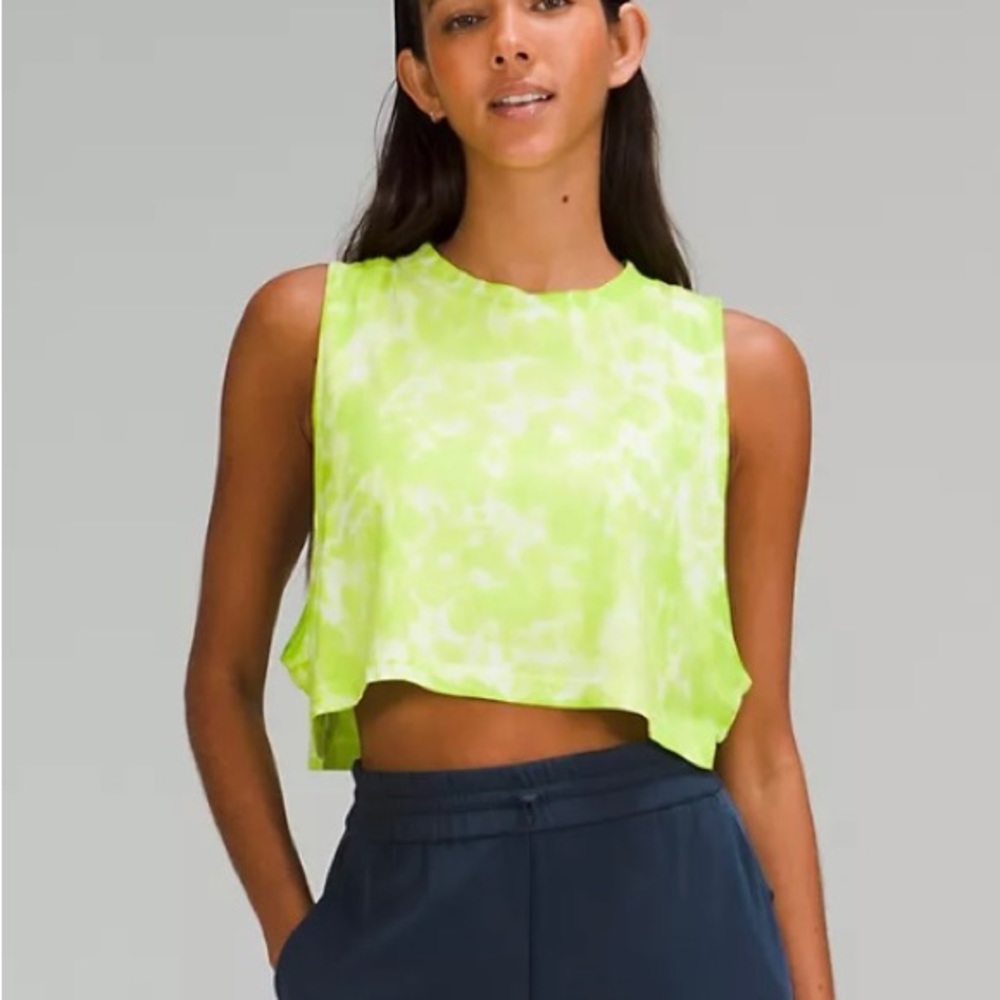 Super cute bright green and white crop! *BNWOT*